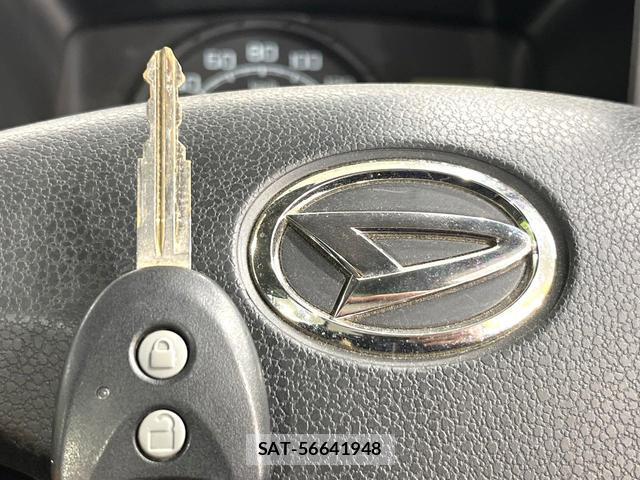 Daihatsu HIJET TRUCK 2018-05 8362993-2