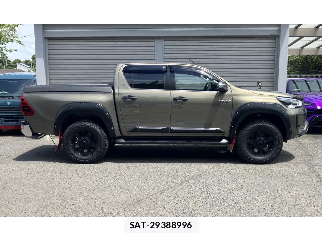 Toyota HILUX 2021-01 8360945-16