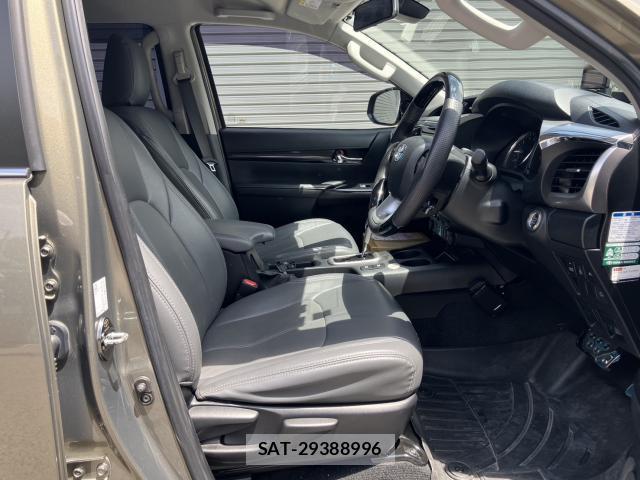Toyota HILUX 2021-01 8360945-3