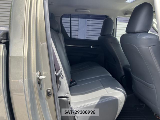 Toyota HILUX 2021-01 8360945-4