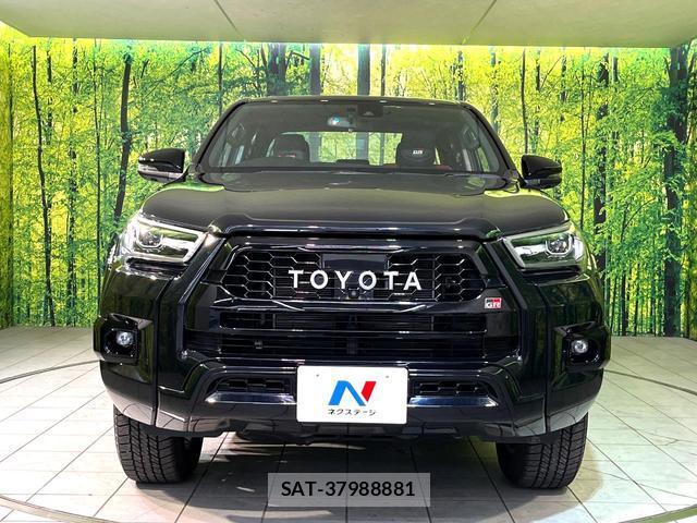 Toyota HILUX 2023-03 8360999-12