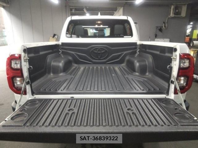 Toyota HILUX 2024-10 8361645-2