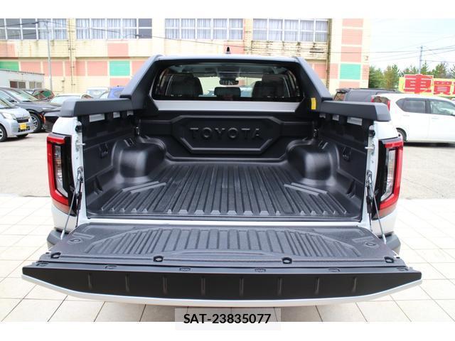 Toyota HILUX 2026-07 8363125-15