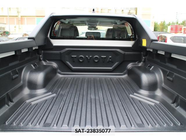 Toyota HILUX 2026-07 8363125-16