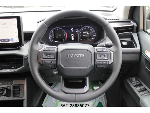 Toyota HILUX 2026-07 8363125-18