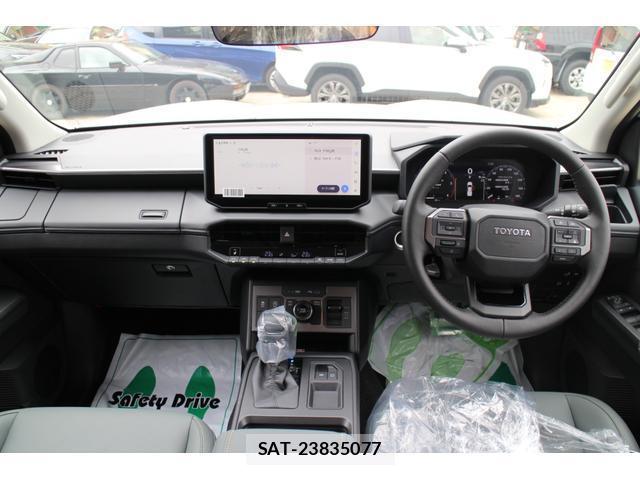 Toyota HILUX 2026-07 8363125-2