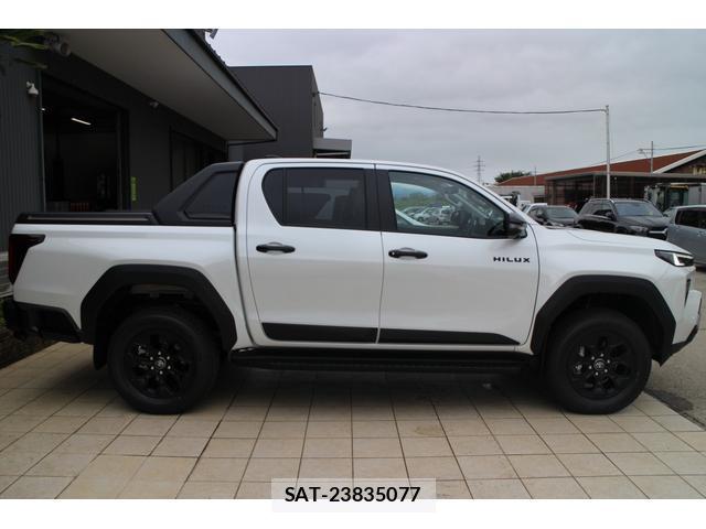 Toyota HILUX 2026-07 8363125-3