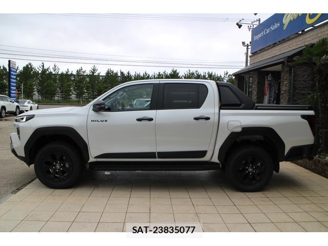 Toyota HILUX 2026-07 8363125-4