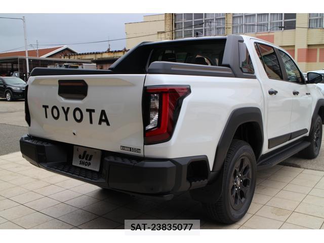 Toyota HILUX 2026-07 8363125-5