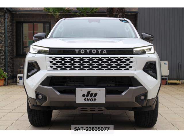 Toyota HILUX 2026-07 8363125-6