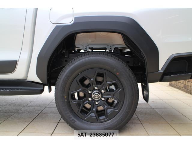 Toyota HILUX 2026-07 8363125-9