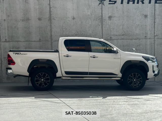 Toyota HILUX 2020-09 8363372-1