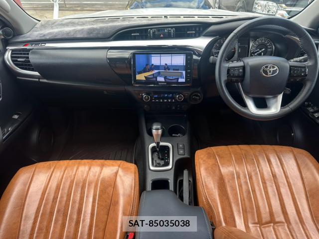 Toyota HILUX 2020-09 8363372-6