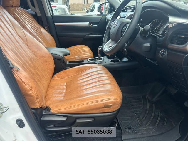 Toyota HILUX 2020-09 8363372-7
