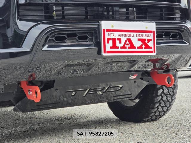 Toyota HILUX 2022-08 8363516-12