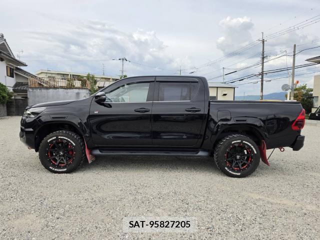 Toyota HILUX 2022-08 8363516-8