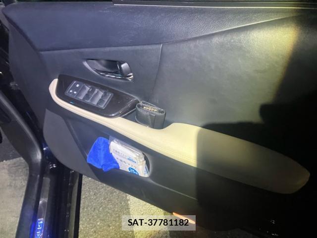 Lexus HS 2009-11 8361745-14