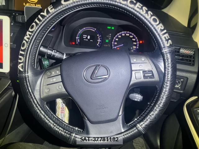 Lexus HS 2009-11 8361745-15