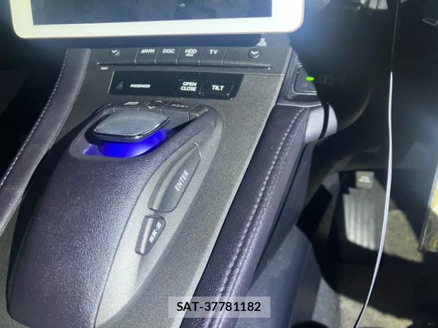 Lexus HS 2009-11 8361745-18