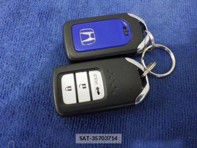 Honda INSIGHT 2020-09 8363458-9