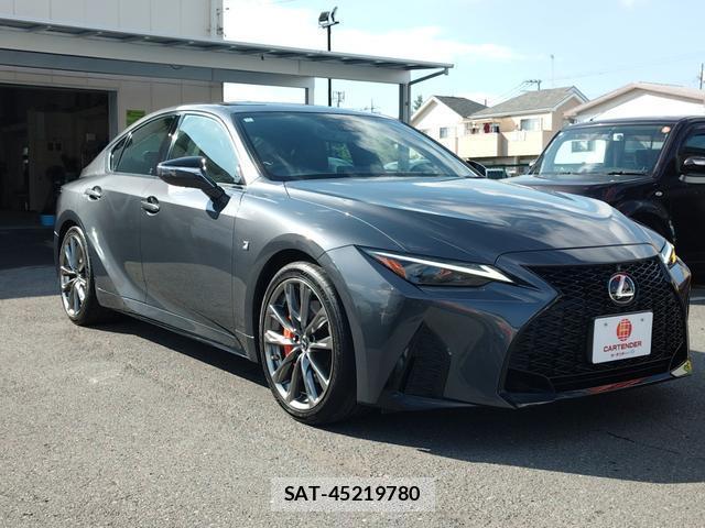 Lexus IS 2020-12 8360582-1