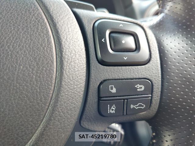 Lexus IS 2020-12 8360582-12