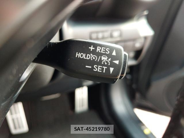 Lexus IS 2020-12 8360582-13