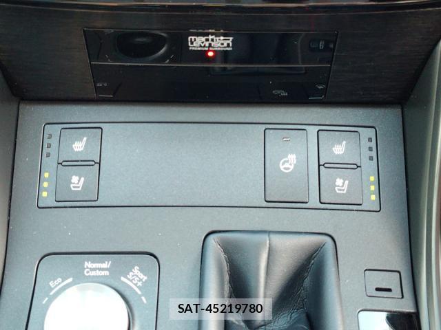 Lexus IS 2020-12 8360582-15