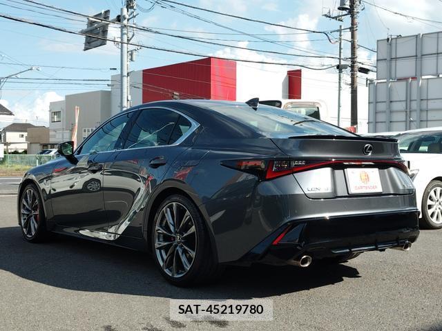 Lexus IS 2020-12 8360582-3