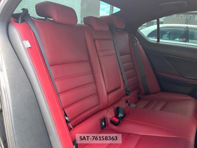 Lexus IS 2021-05 8361572-8