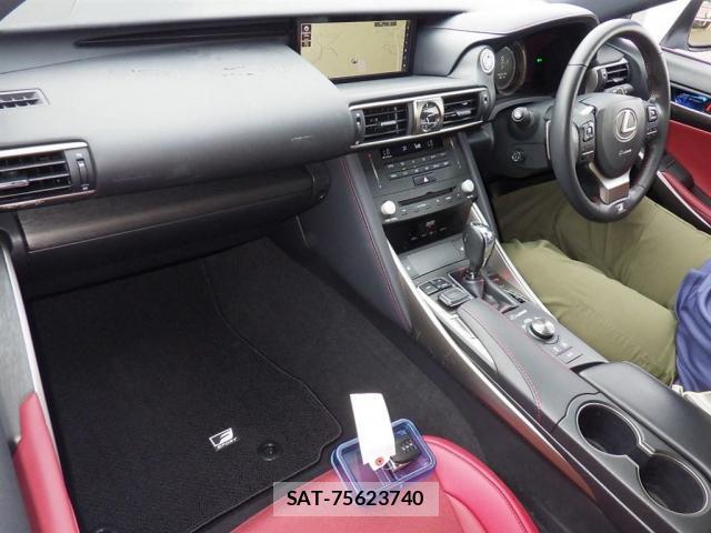 Lexus IS 2019-09 8362717-2