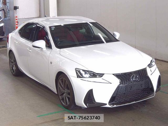 Lexus IS 2019-09 8362717-3