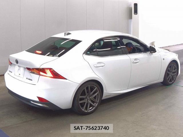 Lexus IS 2019-09 8362717-4