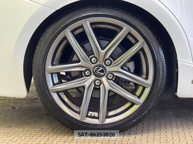 Lexus IS 2013-07 8362811-12