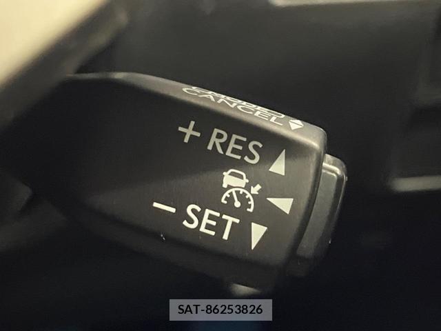 Lexus IS 2013-07 8362811-6