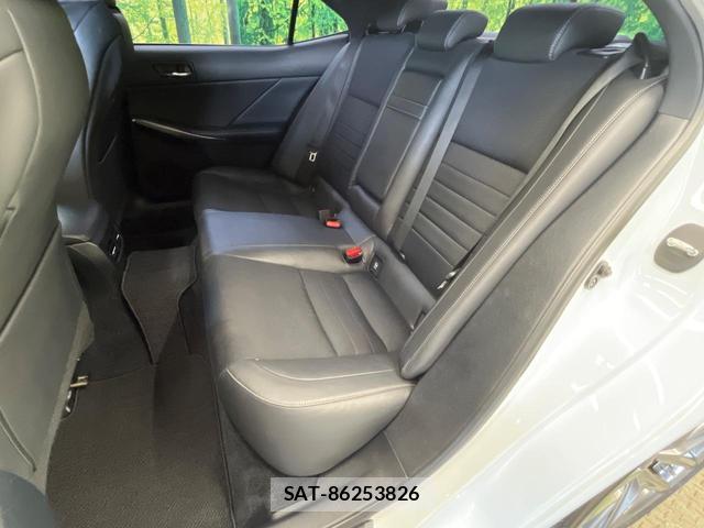 Lexus IS 2013-07 8362811-8