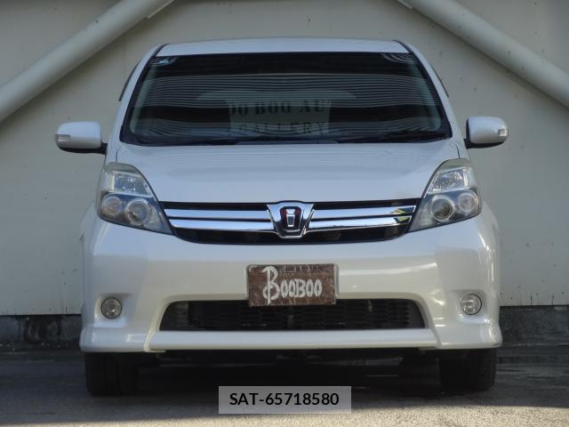 Toyota ISIS 2012-07 8362642-9