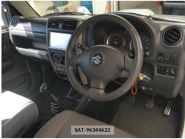 Suzuki JIMNY 2010-02 8363483-2