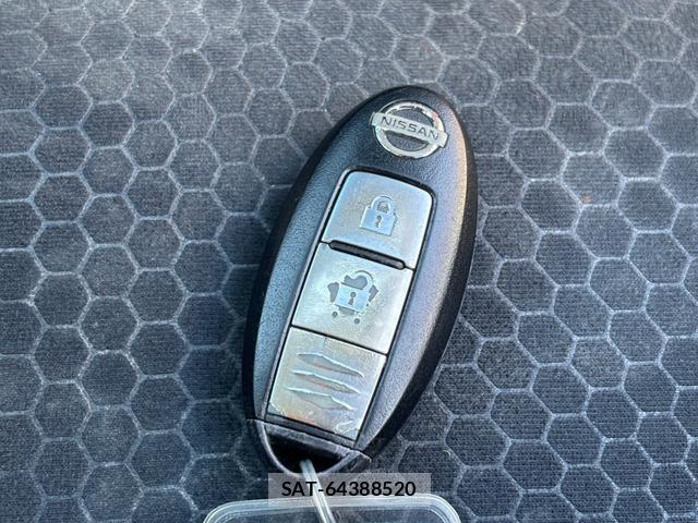 Nissan JUKE 2015-06 8363088-10