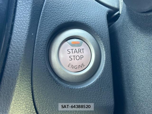 Nissan JUKE 2015-06 8363088-5