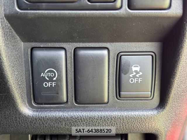 Nissan JUKE 2015-06 8363088-7