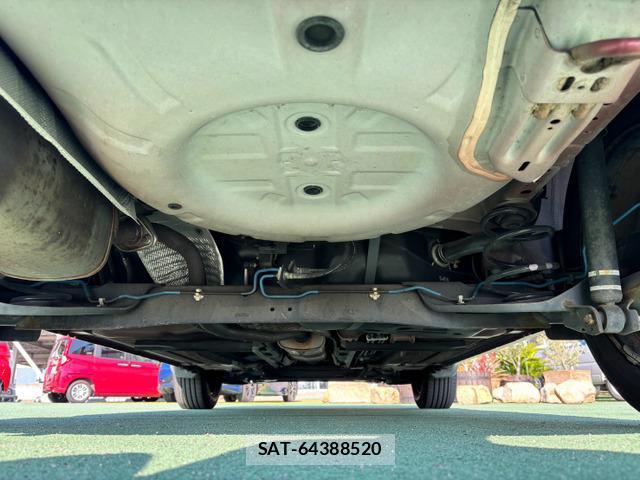 Nissan JUKE 2015-06 8363088-8