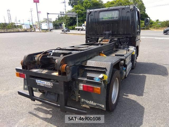 UD Trucks KAZET 2019-10 8363293-4