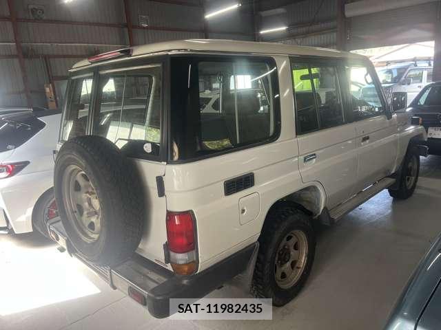 Toyota Land Cruiser 70 1997-05 8360798-1