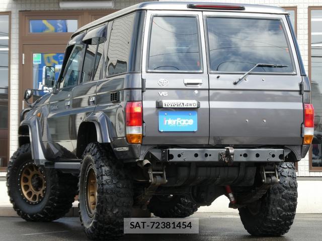Toyota Land Cruiser 70 2014-12 8361021-11