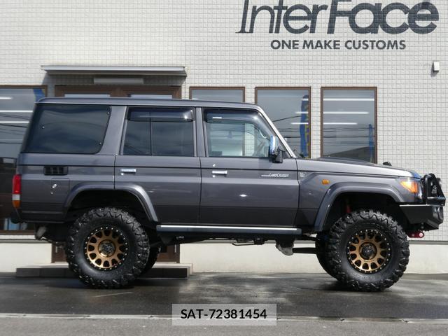 Toyota Land Cruiser 70 2014-12 8361021-8