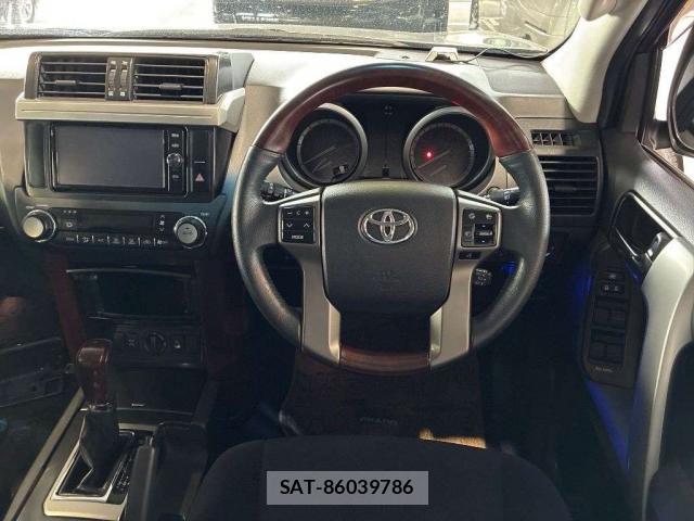 Toyota LAND CRUISER PRADO 2016-10 8362165-2