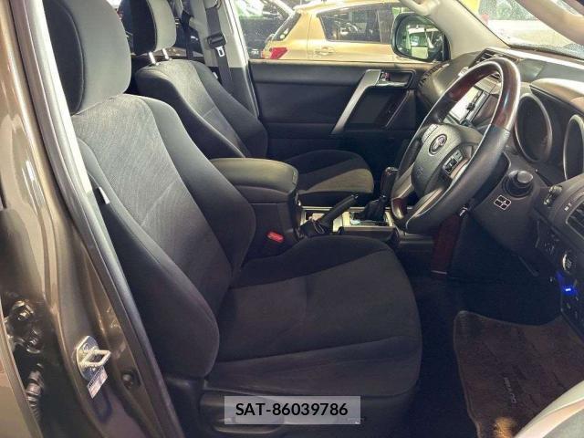 Toyota LAND CRUISER PRADO 2016-10 8362165-6