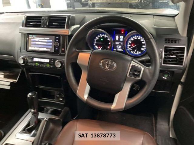 Toyota LAND CRUISER PRADO 2017-07 8362174-2