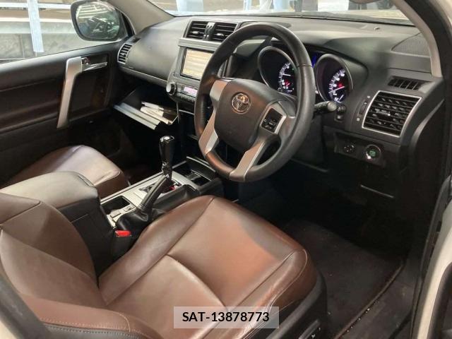 Toyota LAND CRUISER PRADO 2017-07 8362174-3
